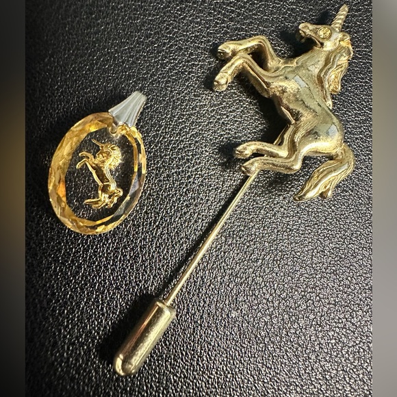 Vintage unicorn pin and pendant from early 90s - Picture 1 of 1